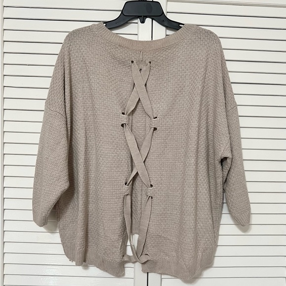 New York and Company Soho Tan Knit Sweater cross back Size XL - Picture 11 of 14